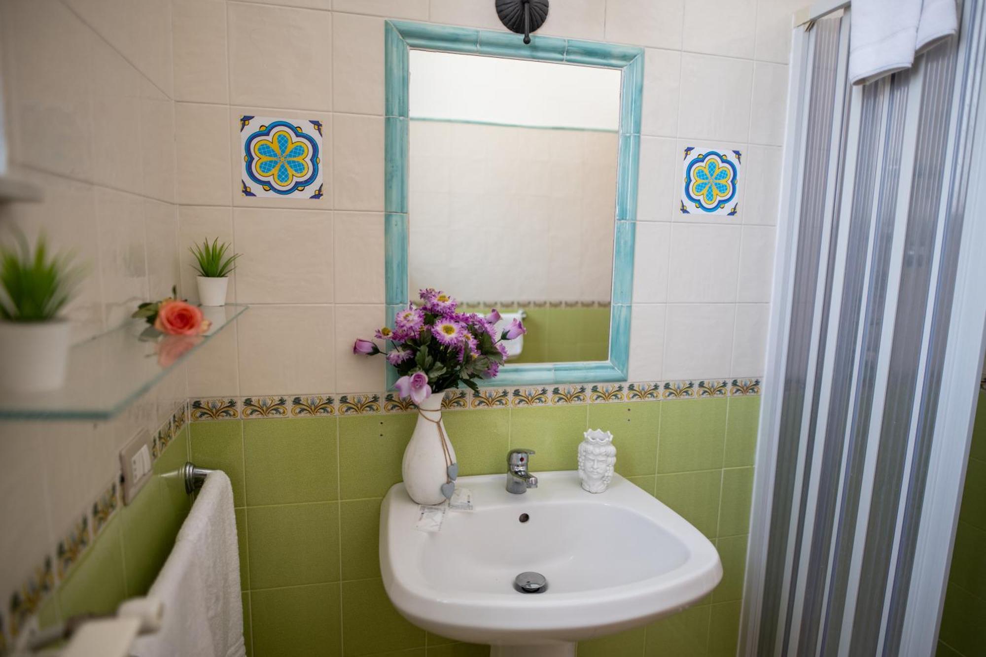B&B Regina Carolina Caltagirone Eksteriør bilde